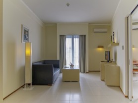 TRENDY SUITE LIVING ROOM_465