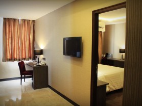 biz-suite-living-room